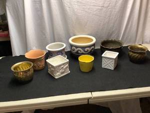 lot 285 image: Ceramic and Metal Planters