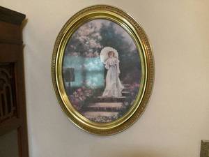 lot 312 image: Oval Victorian Picture