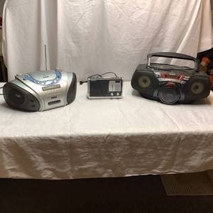 lot 337 image: Electric Music Players