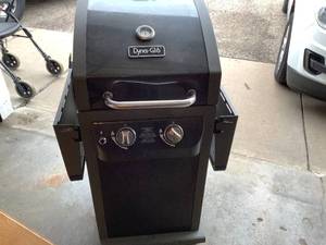 lot 342 image: Dyna-Glo Propane Grill