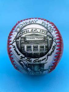 Boston Red Sox Team Commemorative baseball  Unforgettaball, NEW