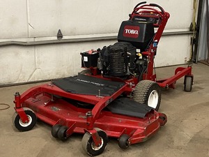 lot 3 image: 2010 Toro Commercial Walk Behind Lawn Mower