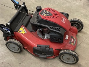 lot 12 image: Toro SR4 Super Recycler Lawn Mower