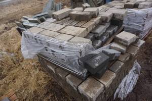 Pallet of Permeable Pavers In Assorted Sizes