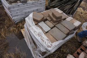 Pallet of Charleston Tumbled Pavers In Assorted Sizes