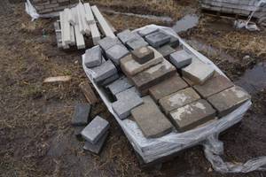 Pallet of Miscellaneous StonesPavers