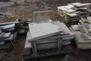 Pallet of Blue Stone Patio Stone In Assorted Sizes
