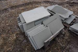 Pallet of Bluestone Patio Stone In Assorted Sizes