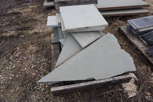 Pallet of Bluestone Patio Stone In Assorted Sizes