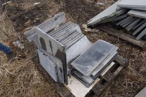 Pallet of Friesen Patio Stone and Treads In Assorted Sizes