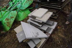 Pallet of Assorted Varieties Of Patio Stone