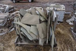 Pallet of Bluestone Flag Stone Patio Stones In Assorted Sizes