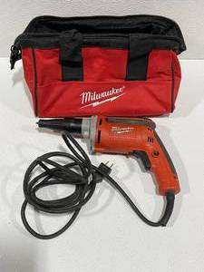 Milwaukee Electric Screwdriver with Bag