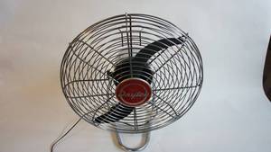 lot 10 image: Vintage 20 inch Dayton Electric Company Fan