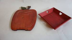 lot 25 image: Vintage EQUINOCCIO Spiral collapsible wooden Apple shaped trivet 14 inch -Red 8 12 in. square tray made in Sweden
