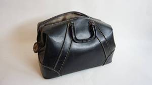 lot 40 image: Very Cool Vintage Martike Doctors Bag Leather and Locking  18 x 9 x 14