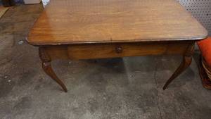 lot 128 image: 38 x 24 x 23 solid oak antique carved legs side tablecoffee table