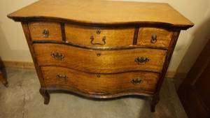 lot 138 image: 42 x 22 x 33 Quarter sawn dresser with dovetail drawers locking with no key Lionhead knobs