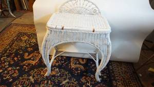 lot 144 image: Vintage wicker vanity 28 x 15 x 36