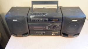 lot 149 image: Portable Sony mega bass RadioWORKS