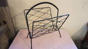 lot 158 image: Vintage metal magazine rack