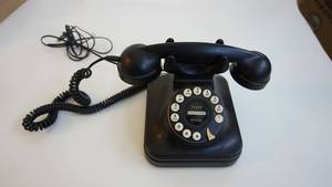 lot 180 image: Reproduction vintage style Desktop push button phoneworks