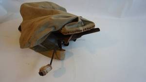 lot 185 image: Pretty NeatAntique shoulder straphip rest Hand Crank lawn fertilizerseeder SpreaderWORKs