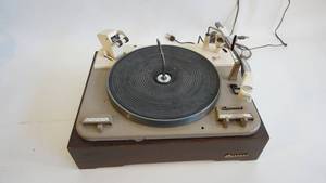 lot 187 image: Antique Garrard Phonograph 1950-60s Type ASpins
