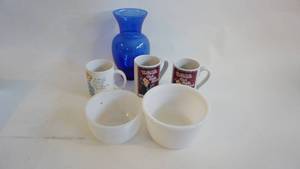 lot 198 image: 5 14 inch Androck ribbed bowl, 6 12 inch ribbed mixing bowl, 9 inch blue glass vase, TGIF coffee mugs