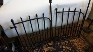 lot 200 image: Set of two antique heavy metal gates 22 x 29 with 35 inch finial posts