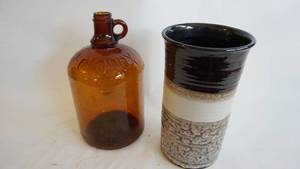 lot 226 image: 11 inch pottery vasewine container, 1 gallon round Clorox bottle