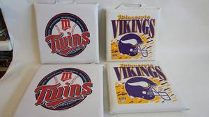 lot 243 image: Vintage stadium cushions- 2 Minnesota Twins and 2 Minnesota Vikings