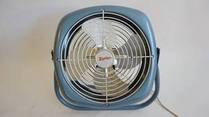 lot 245 image: Vintage Lasko Metal Swivel 15 inch fanWORKS