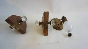 lot 270 image: Two Pair Antique glass door knobs, Brass wall mount light fixture