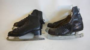 lot 279 image: Two pair vintage mens ice skates