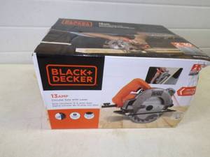 lot 3 image: BlackDecker Circular Saw still in box