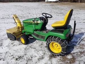 John Deere 345 Lawn Tractor