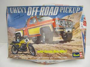 lot 5 image: Revell Chevy Off-Road Pickup Kit w Suzuki Dirt Bike