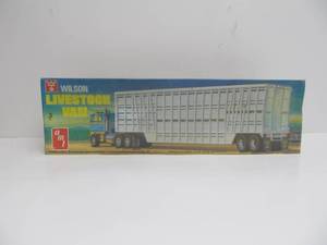 lot 9 image: AMT Wilson Livestock Van Semi-Trailer Kit