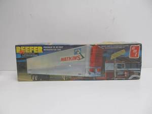 lot 11 image: Larger Vintage AMT Watkins Reefer Semi Trailer
