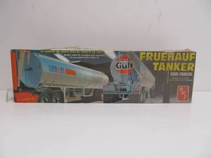 lot 12 image: AMT Gulf Oil Fruehauf Tanker Semi Trailer