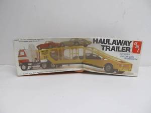lot 16 image: Large Vintage AMT Haulaway Trailer Car Carrier Auto Transporter