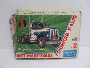 lot 18 image: ERTL International Transtar F-4270 Model Kit