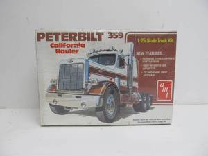 lot 20 image: Vintage AMT Peterbilt 359 California Hauler Semi