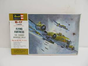lot 32 image: Vintage Revell B-17 F Series Flying Fortress - The Famous Memphis Belle