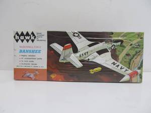 lot 34 image: HAWK McDonnell F2H-2 Banshee Model Kit