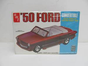 lot 56 image: Vintage AMT 50 Ford Convertible