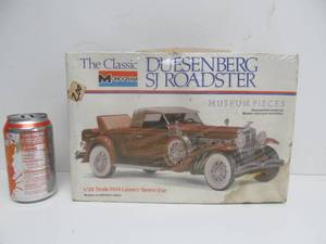 lot 71 image: Vintage Monogram Classic Duesenberg SJ Roadster Luxury Sports Car