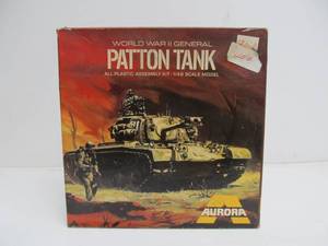 lot 89 image: Aurora WWII General Patton Tank