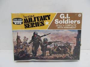lot 91 image: Life-Like Hobby Kits Military Series G.I. Soldiers